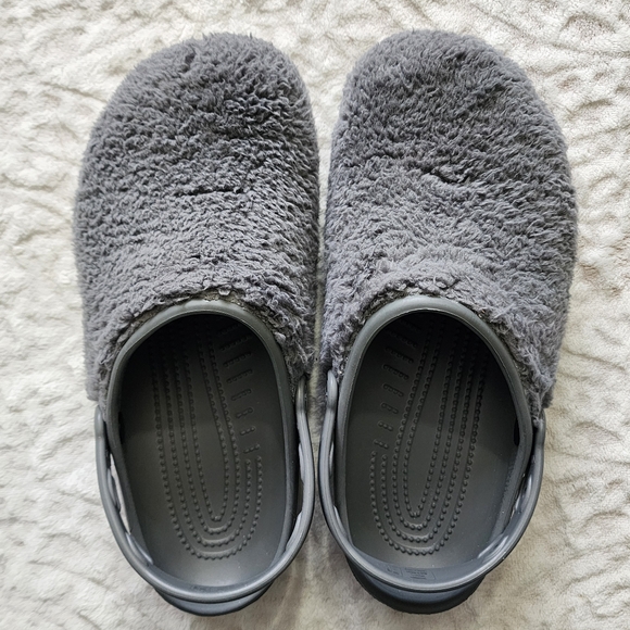 CROCS Shoes - Crocs Classic Fuzz Mania Unisex Faux Fur Clogs Size Men's 9 Women's 11 Grey